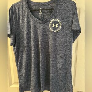 Under Armour Women’s Loose Fit V-Neck Logo Tee – XL